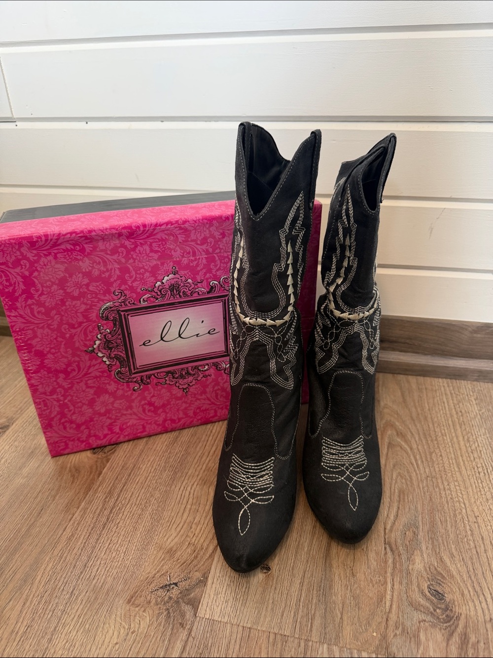 Ellie Black Embroidered Western High-heeled Boots for Women